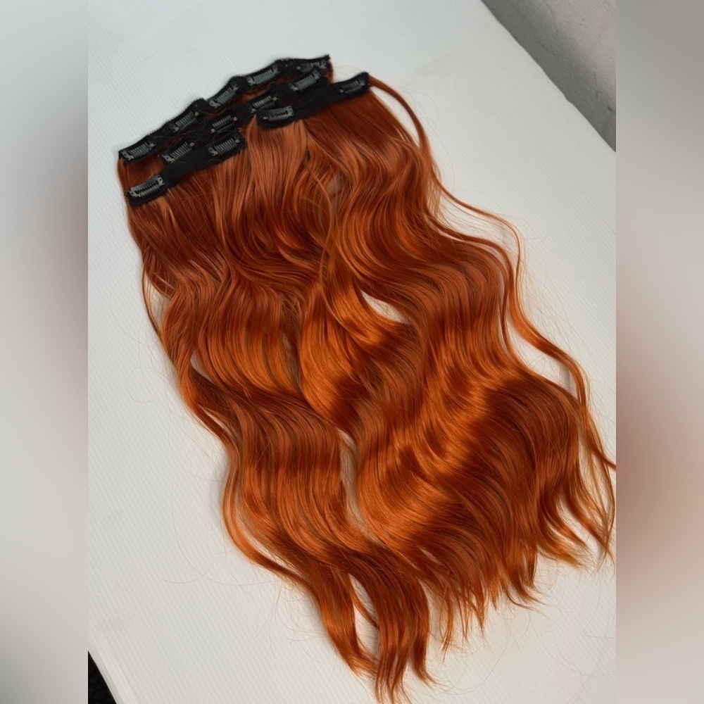 20 IN CLIP IN SET ORANGE CURLY WAVE HAIR EXTENSIONS - Picture 4 of 7